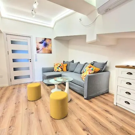 Апартамент Art + 2bd Parking Space