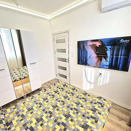 Art + 2bd Parking Space 瓦爾納