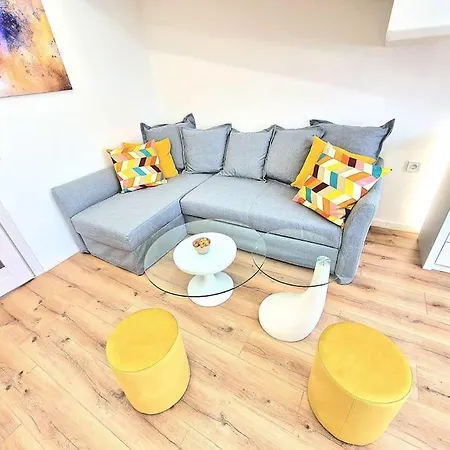 Art + 2bd Parking Space * 瓦爾納