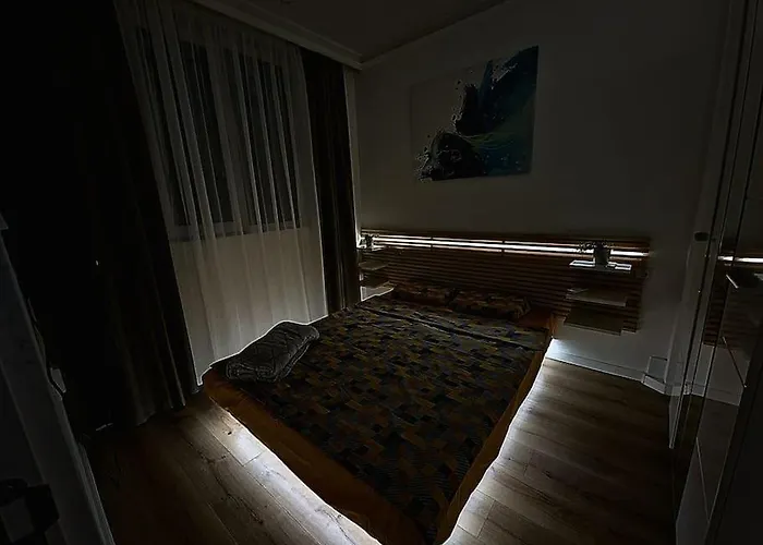 Art + 2bd Parking Space *